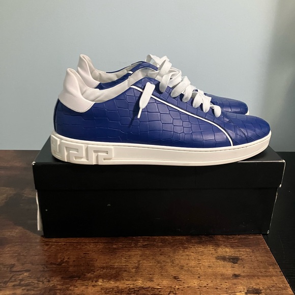 Mens Versace cracked leather Sneakers size 12 - Picture 4 of 9